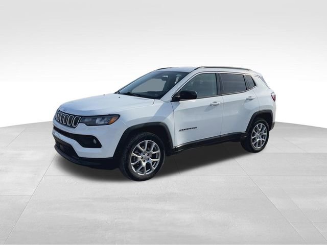 Used 2022 Jeep Compass Latitude image 4