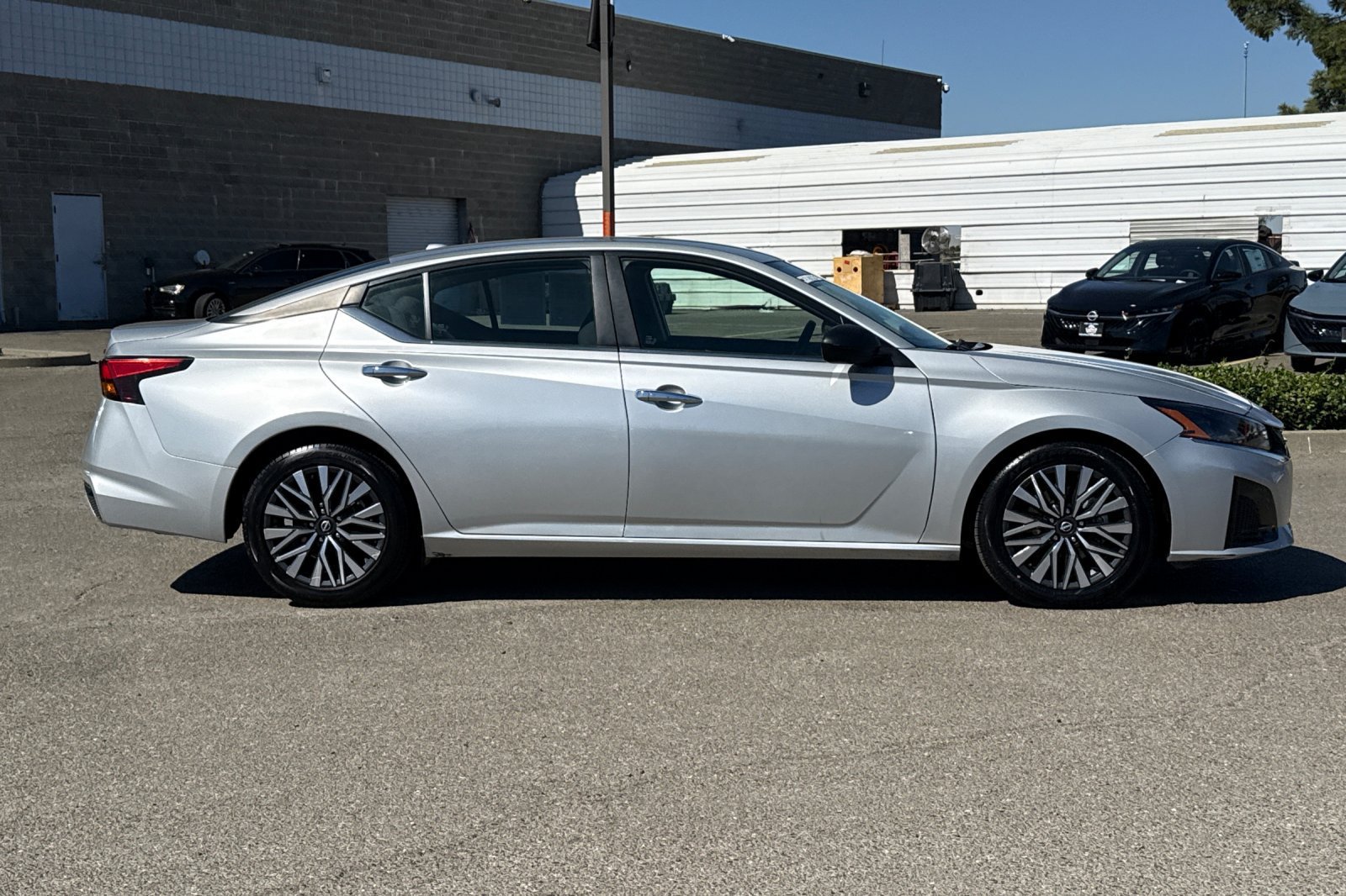 Certified 2024 Nissan Altima 2.5 SV FWD image 3