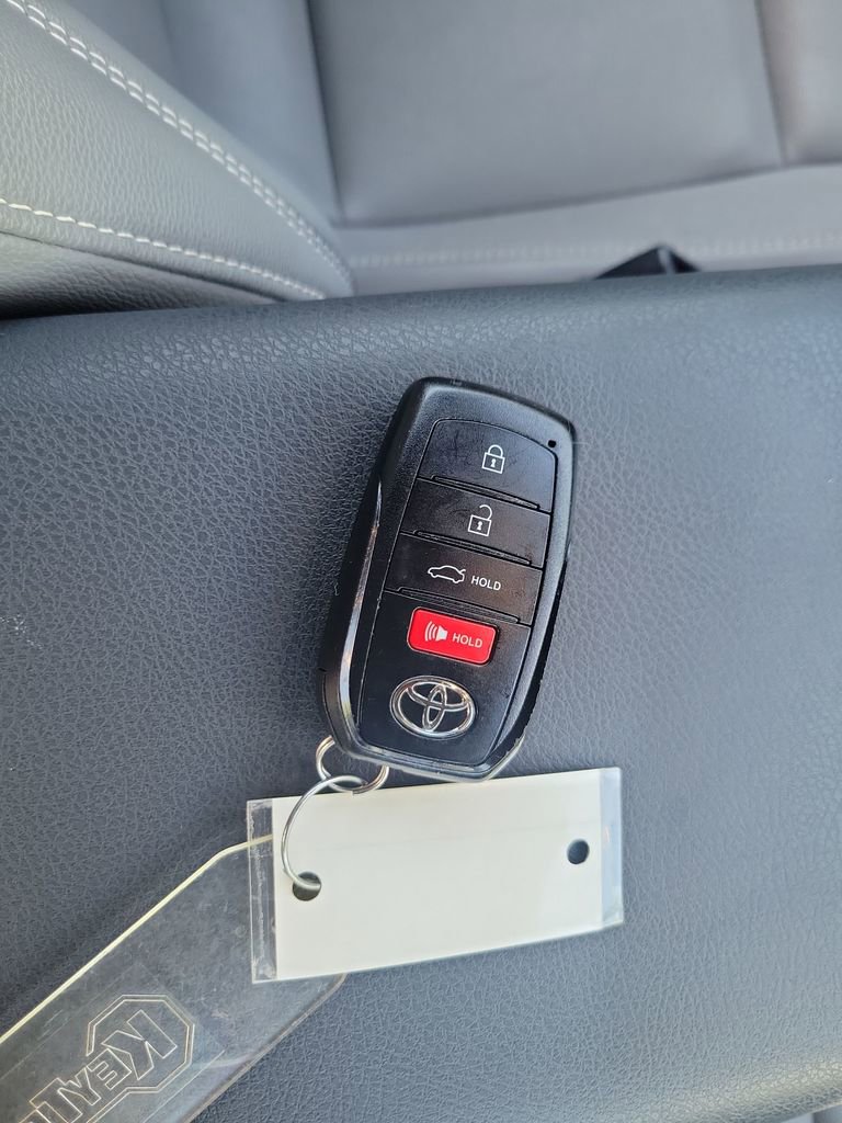 Used 2025 Toyota Camry SE w/ Convenience Package FWD image 35