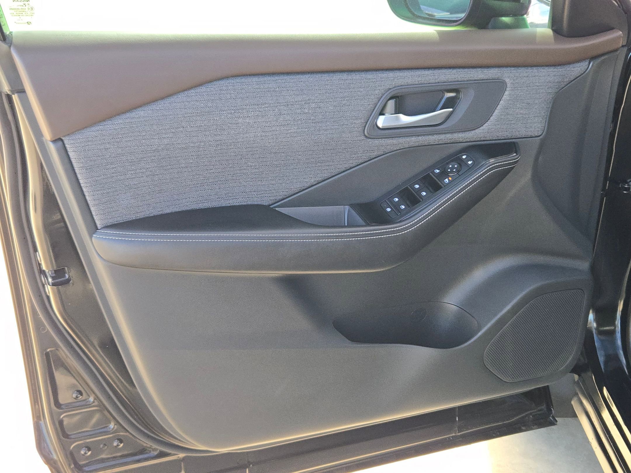 Certified 2023 Nissan Rogue SV image 11