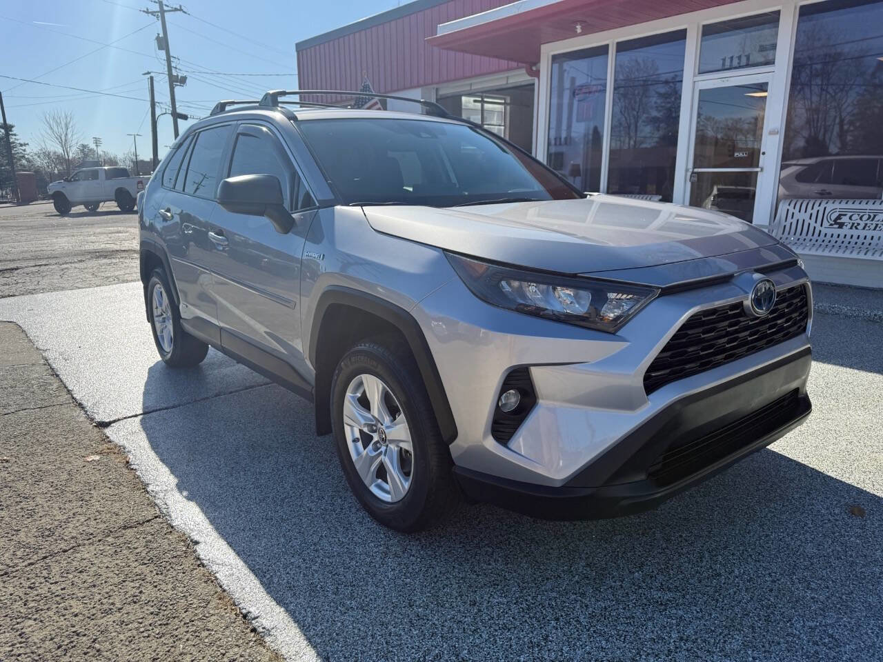 Used 2021 Toyota RAV4 LE image 15