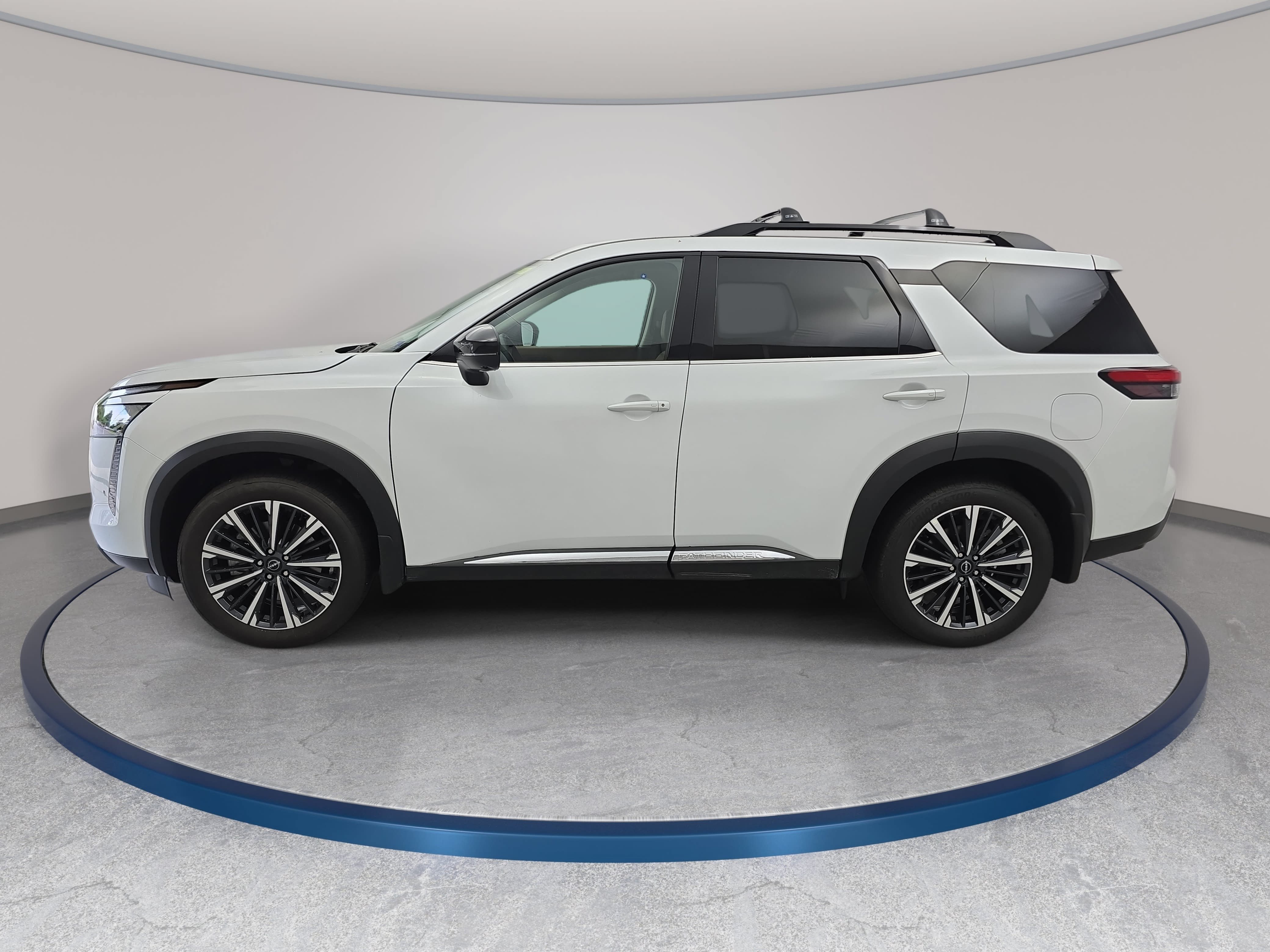 New 2026 Nissan Pathfinder Platinum w/ Cargo Package AWD/4WD image 8