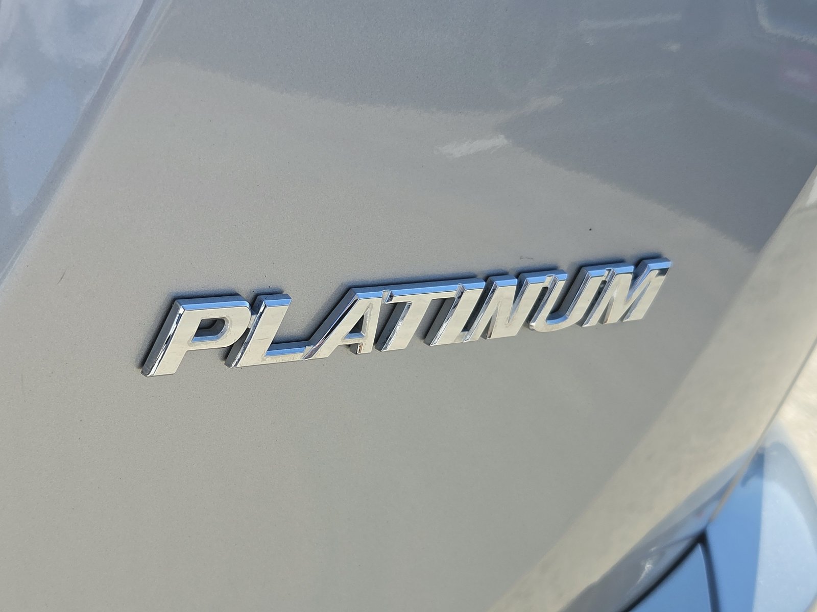 Used 2018 Toyota RAV4 Platinum FWD image 11