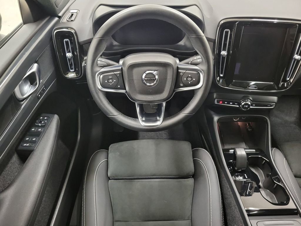 Certified 2023 Volvo XC40 Recharge Plus w/ Protection Package Premier image 17