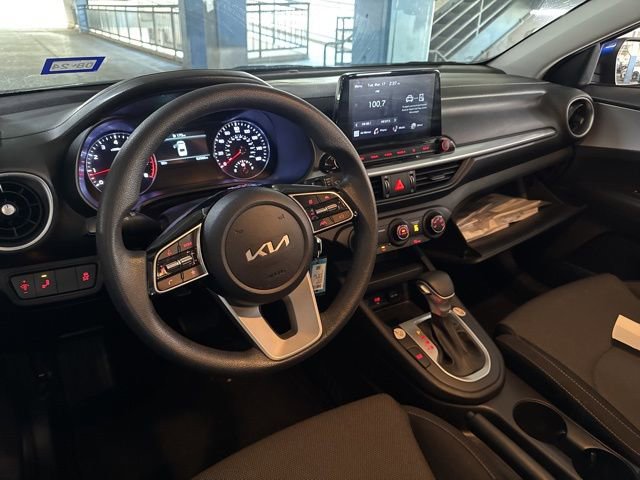 Used 2023 Kia Forte LXS w/ LXS Technology Package image 7