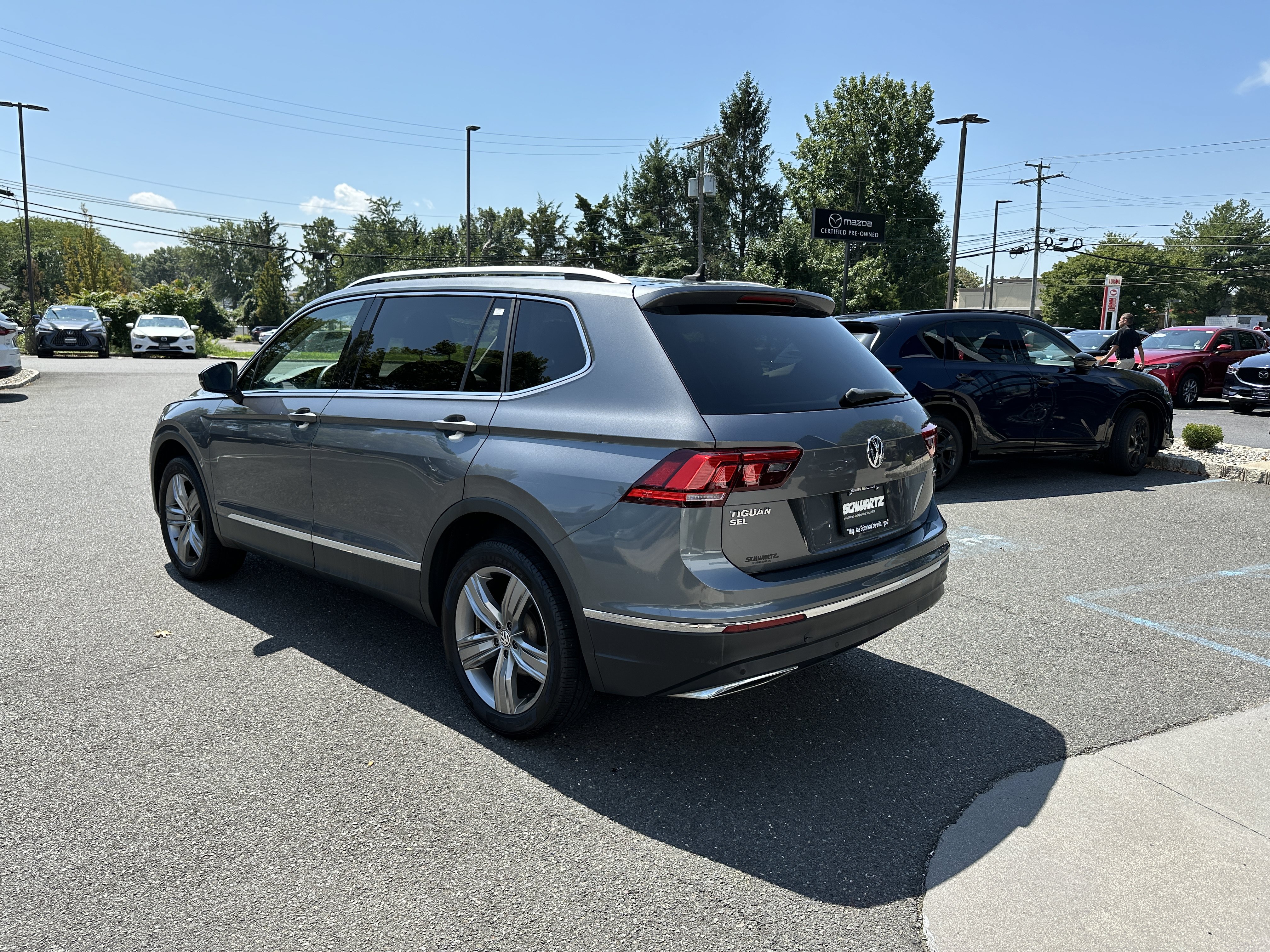Used 2020 Volkswagen Tiguan SEL AWD/4WD image 7