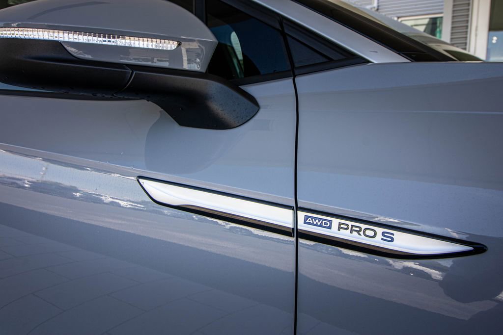 Certified 2022 Volkswagen ID.4 Pro S w/ Gradient Package image 4