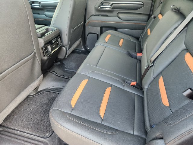 Used 2024 GMC Sierra 2500 AT4 w/ AT4 Preferred Package AWD/4WD image 32