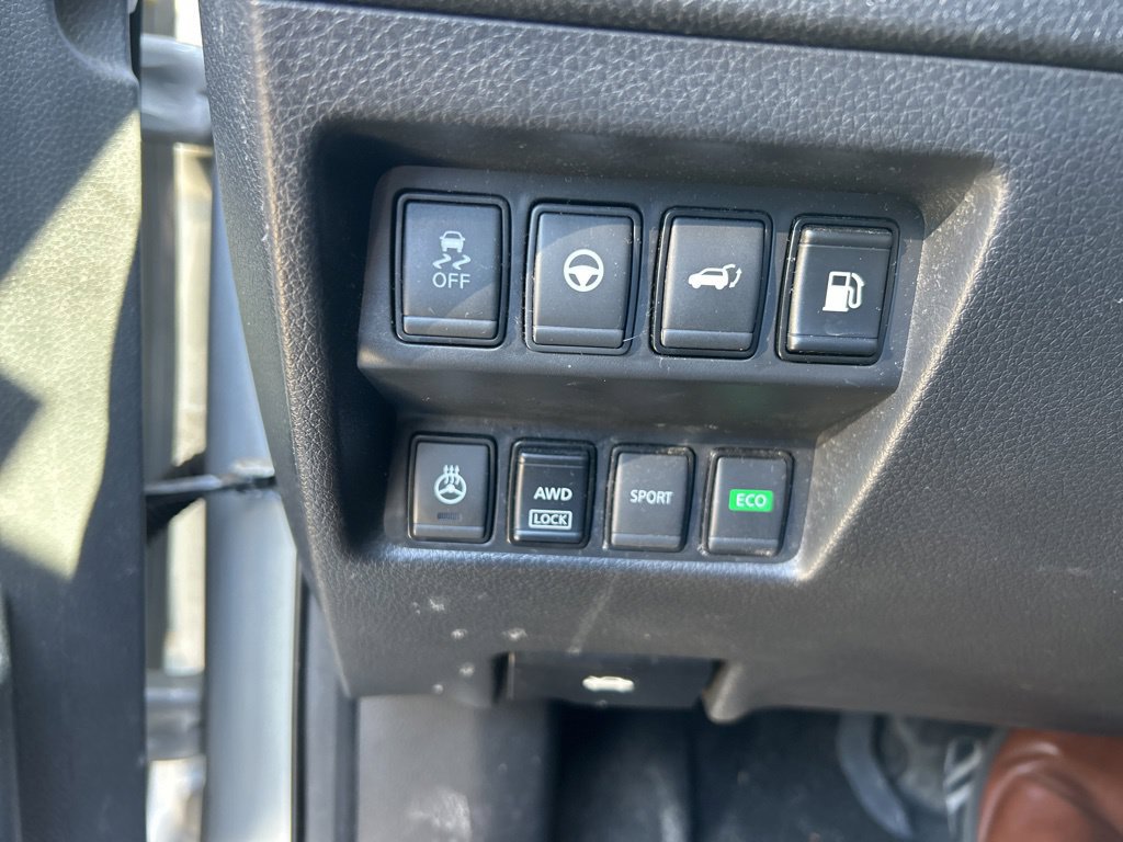 Used 2019 Nissan Rogue SL w/ Premium Package AWD/4WD image 16