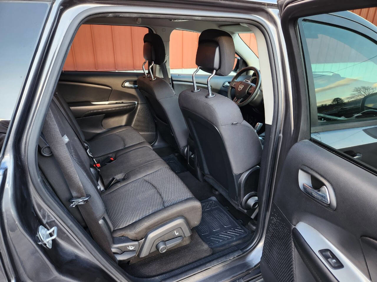 Used 2016 Dodge Journey SE w/ Flexible Seating Group image 14