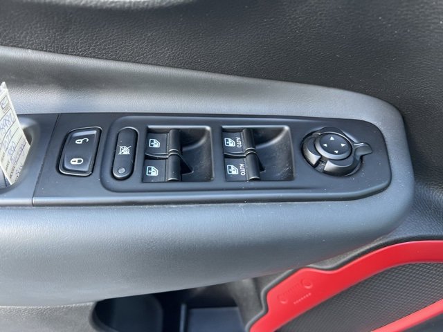 Used 2022 Jeep Renegade Trailhawk image 18