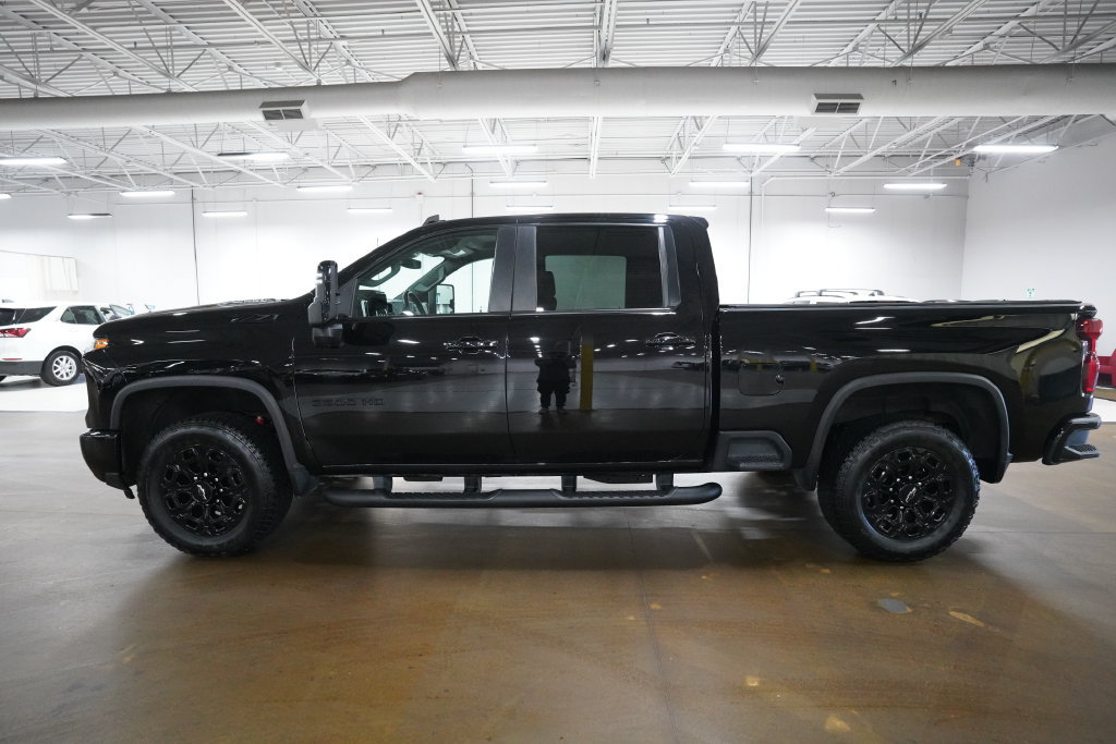 Used 2024 Chevrolet Silverado 2500 LT w/ Midnight Edition AWD/4WD image 20