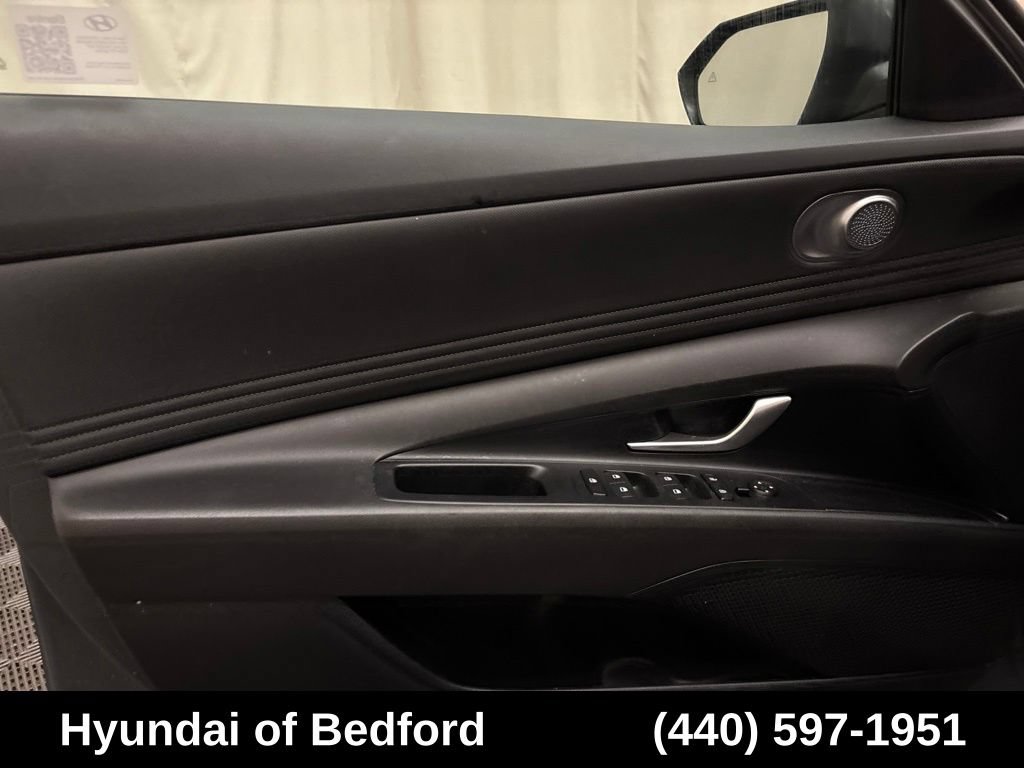 Used 2024 Hyundai Elantra SEL w/ Convenience Package FWD image 10