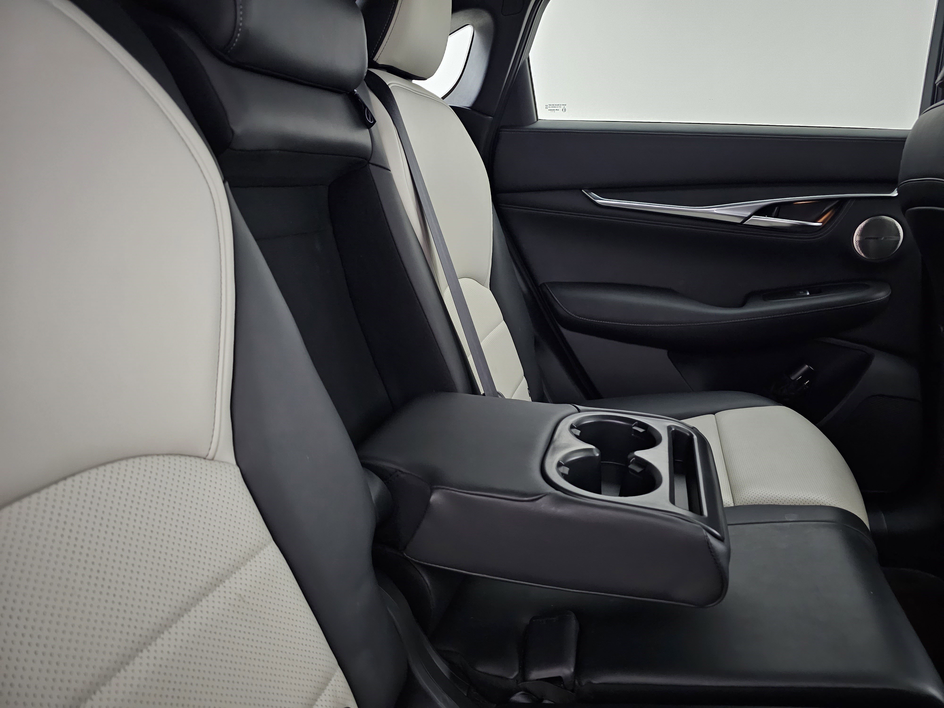 Used 2024 INFINITI QX55 Essential image 22