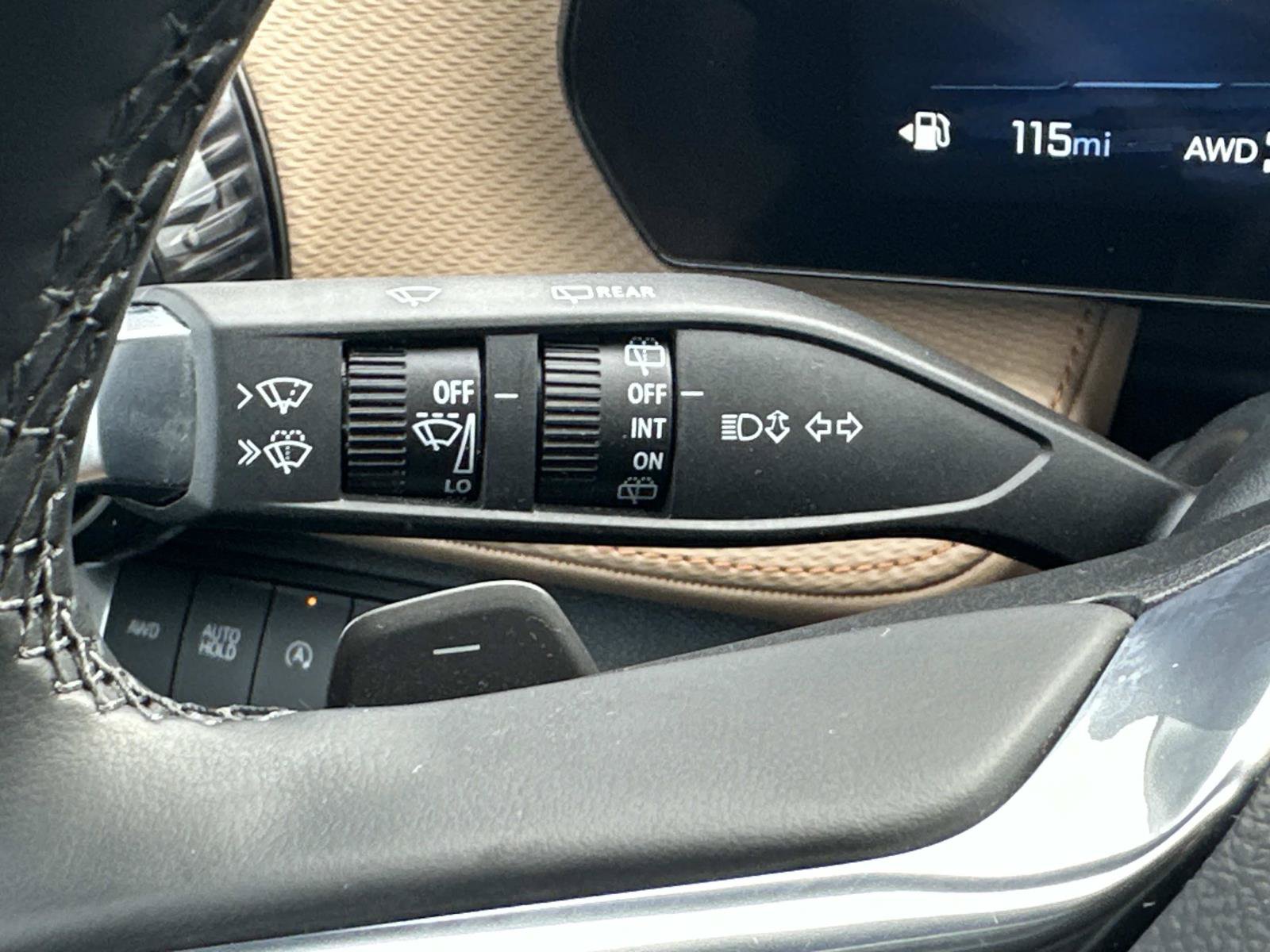 Certified 2025 Chevrolet Equinox ACTIV w/ Safety and Technology Package AWD/4WD image 24