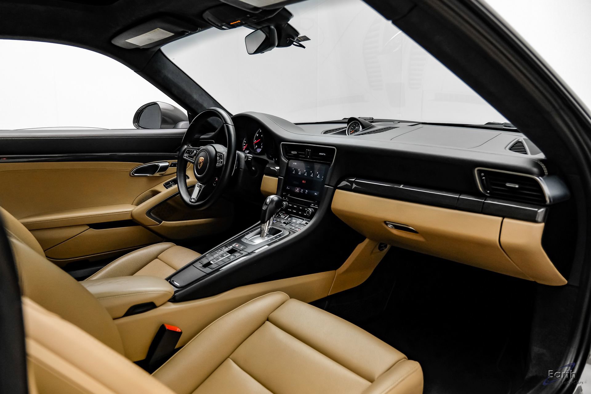 Used 2017 Porsche 911 Turbo image 44