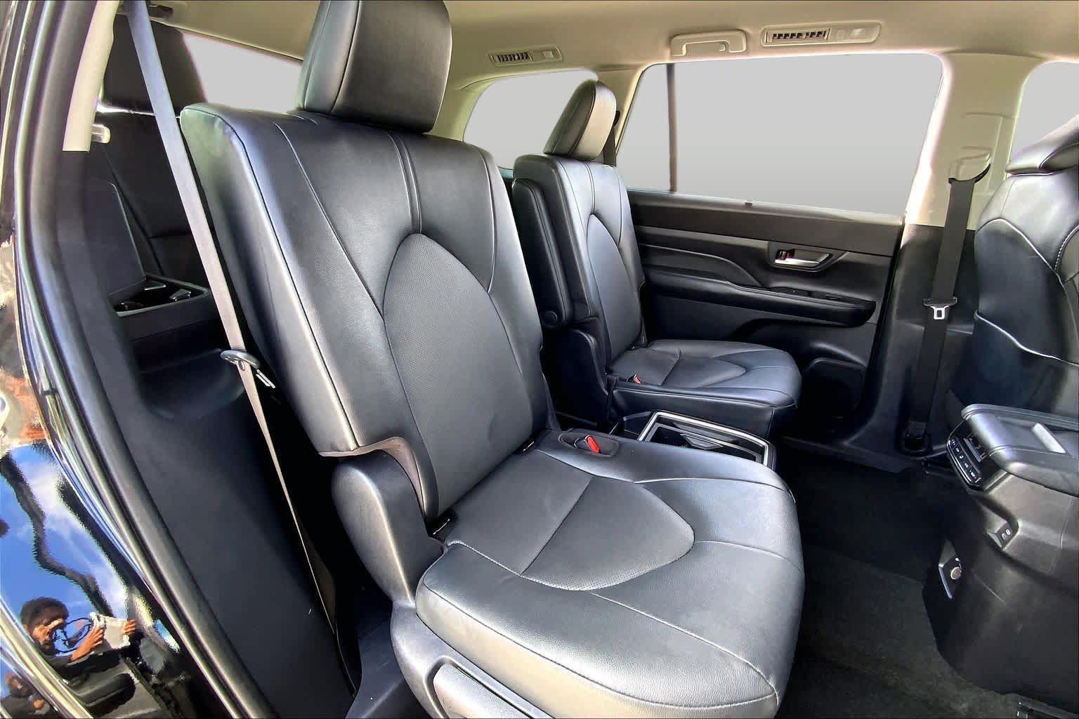 Used 2025 Toyota Grand Highlander AWD image 19