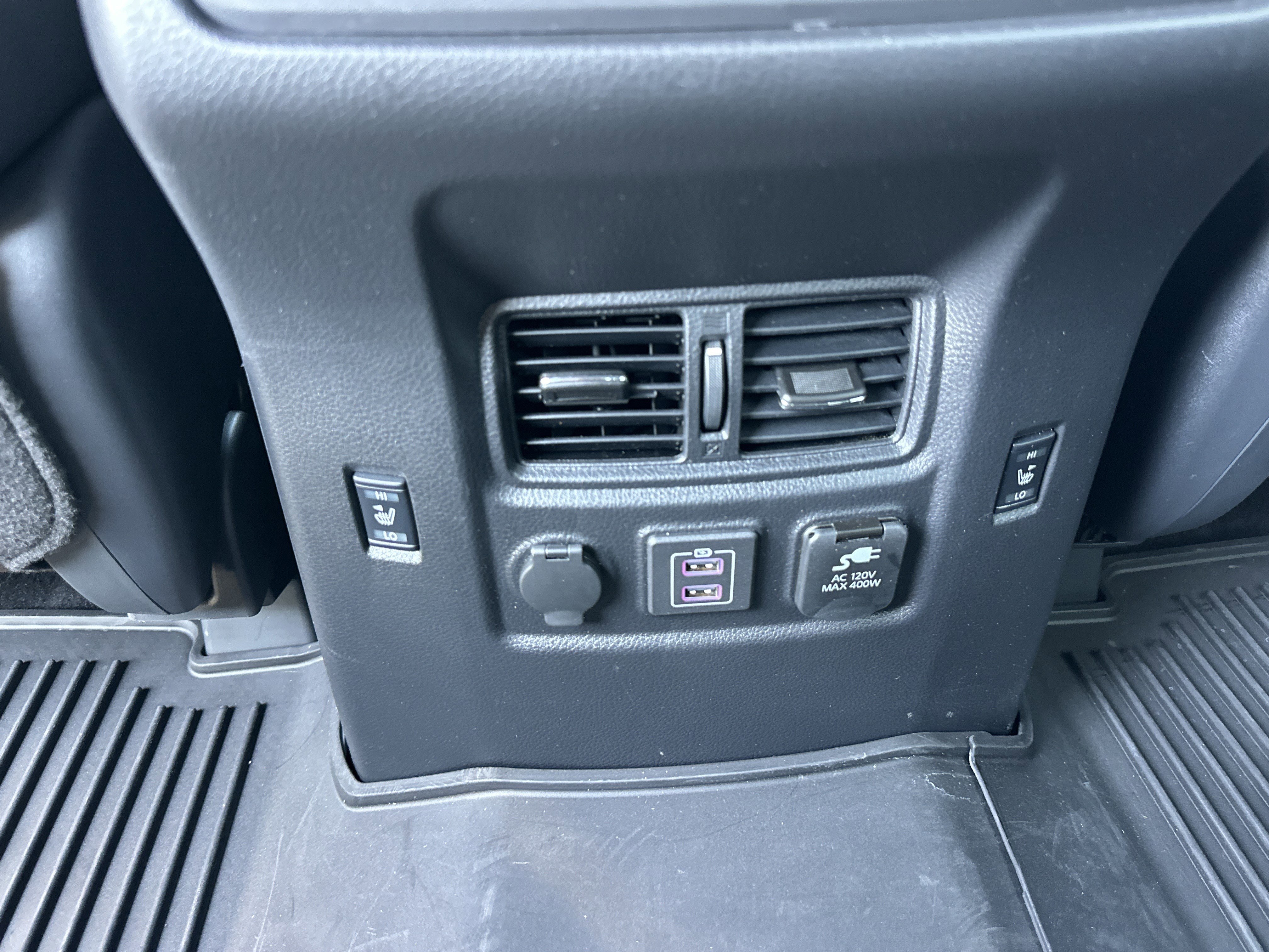 Used 2024 Nissan Titan PRO-4X w/ Pro-4x Convenience Package image 25