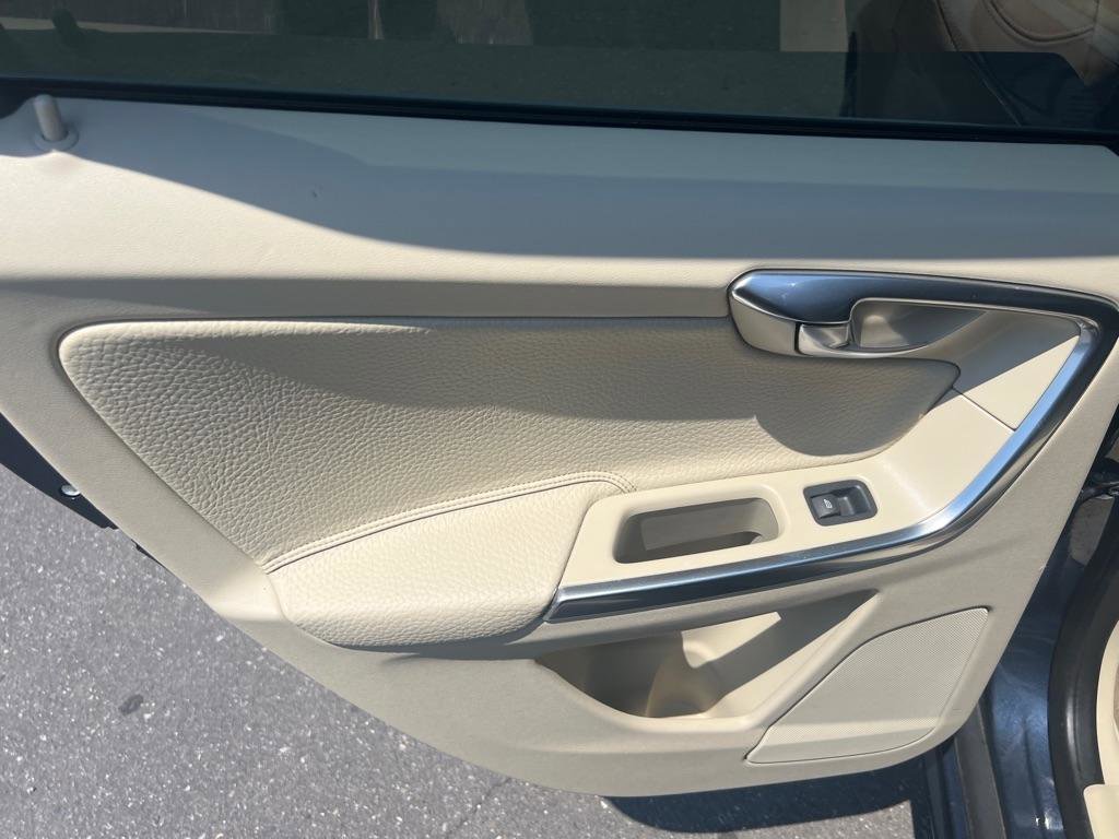 Used 2014 Volvo XC60 T6 AWD/4WD image 15