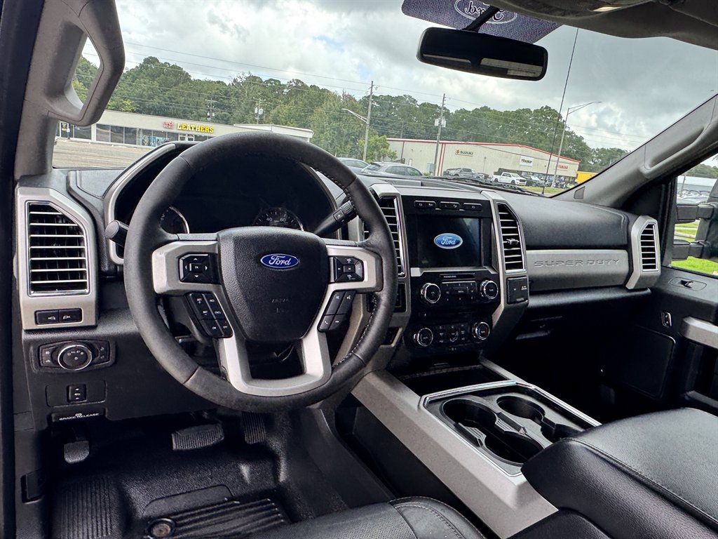 Used 2017 Ford F350 Lariat AWD/4WD image 10
