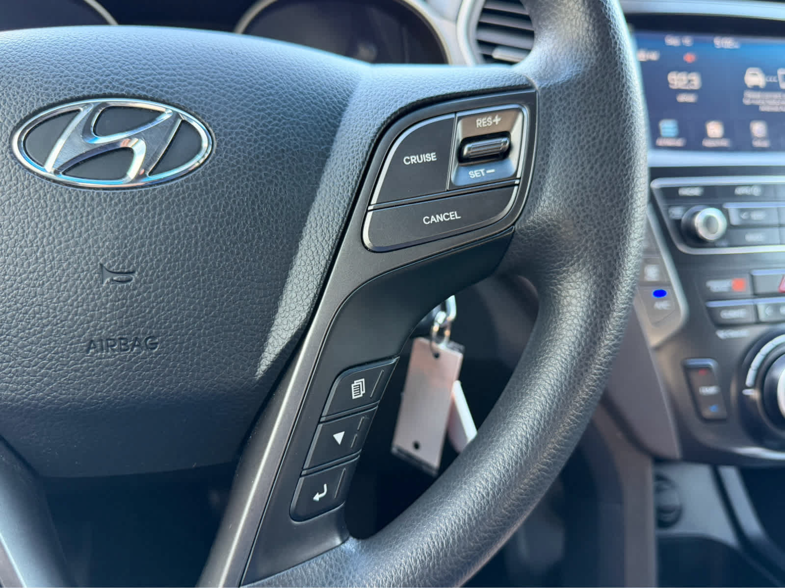 Used 2017 Hyundai Santa Fe SE w/ Cargo Package FWD image 25