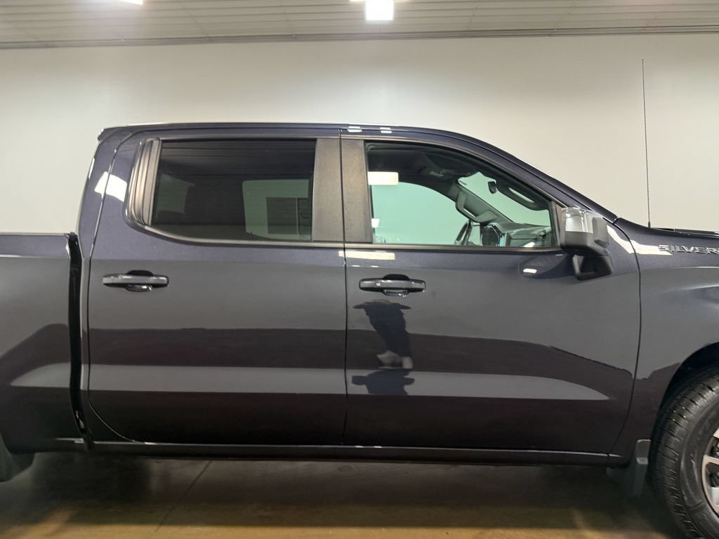 Used 2023 Chevrolet Silverado 1500 LT AWD/4WD image 33