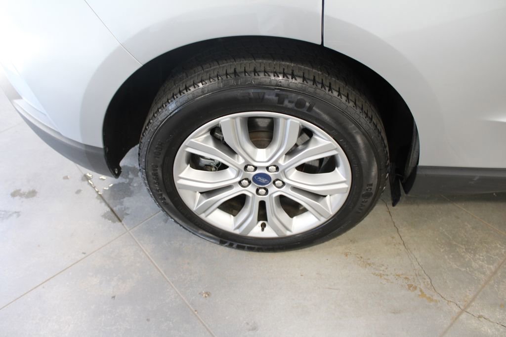 Used 2022 Ford Edge Titanium image 59