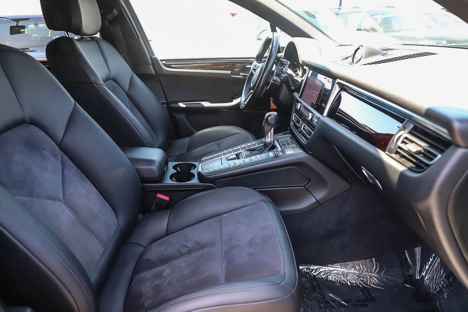 Used 2020 Porsche Macan AWD/4WD image 22