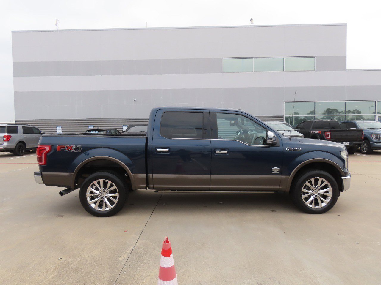 Used 2015 Ford F150 King Ranch w/ Equipment Group 601A Luxury AWD/4WD image 9