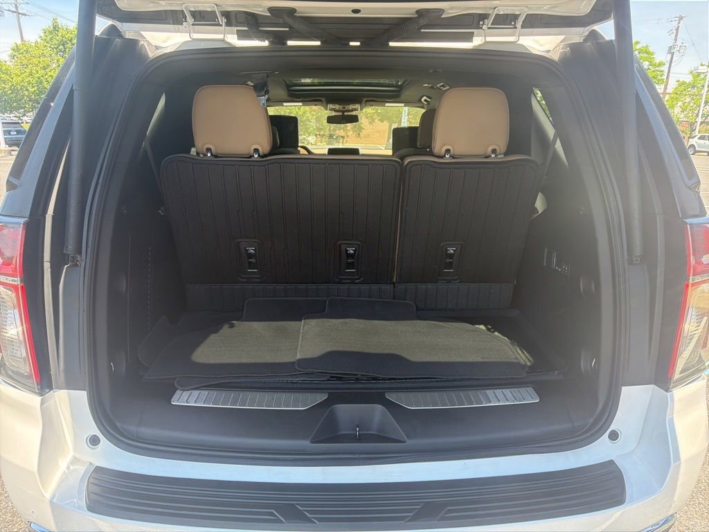 Used 2023 Chevrolet Tahoe Premier AWD/4WD image 31