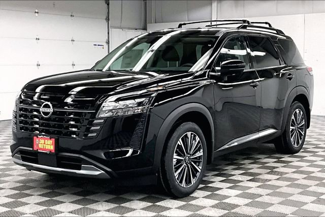 New 2026 Nissan Pathfinder Platinum image 3