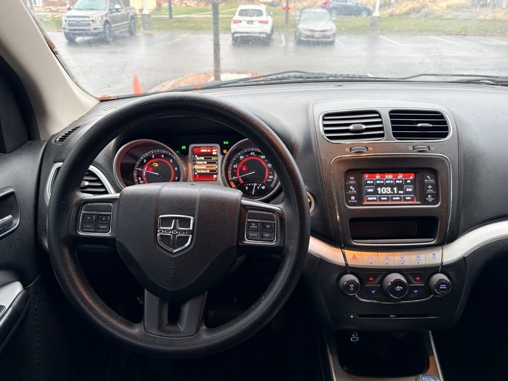 Used 2019 Dodge Journey SE w/ Blacktop Package image 2