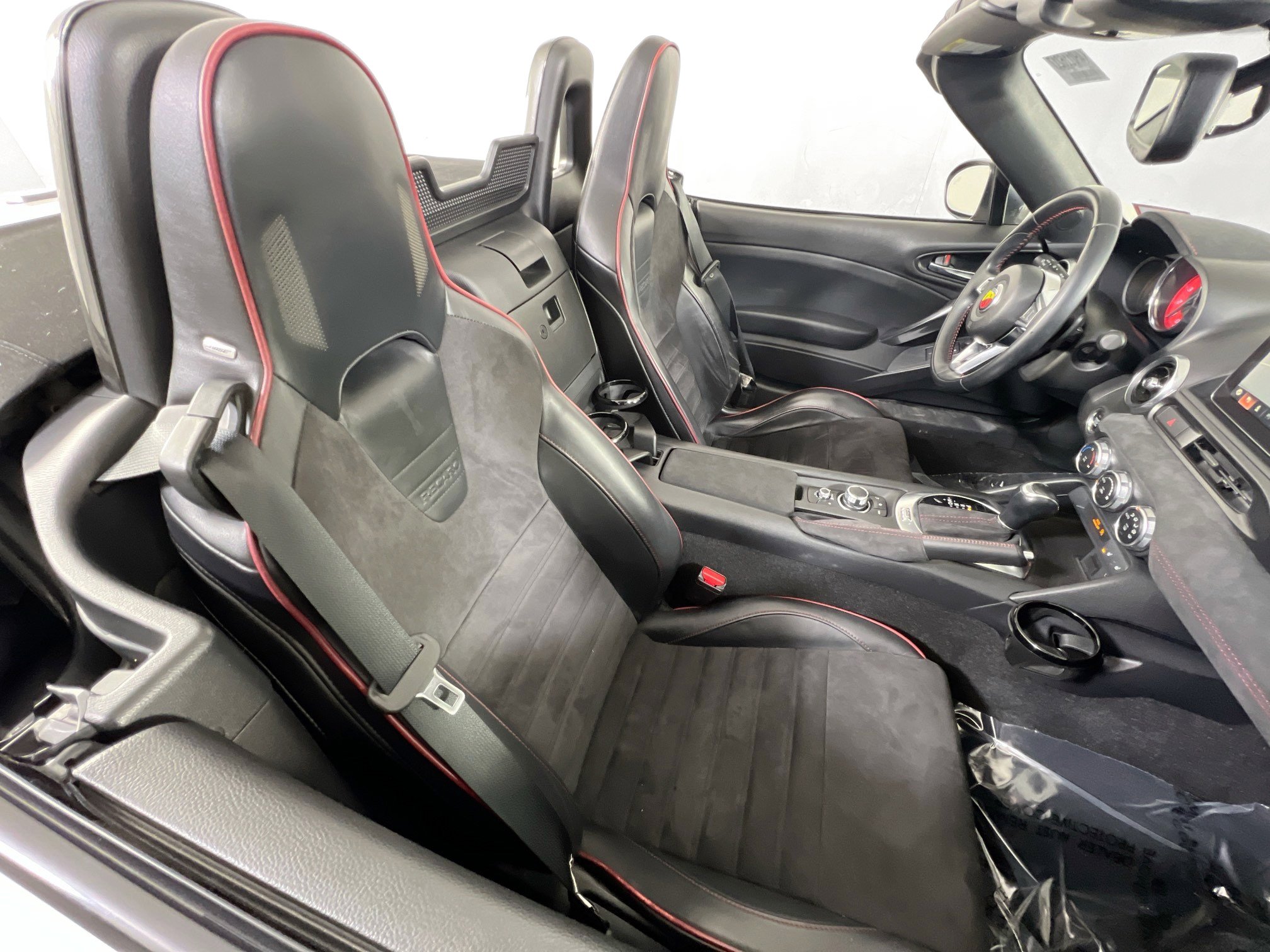 Used 2017 FIAT 124 Spider Abarth image 25