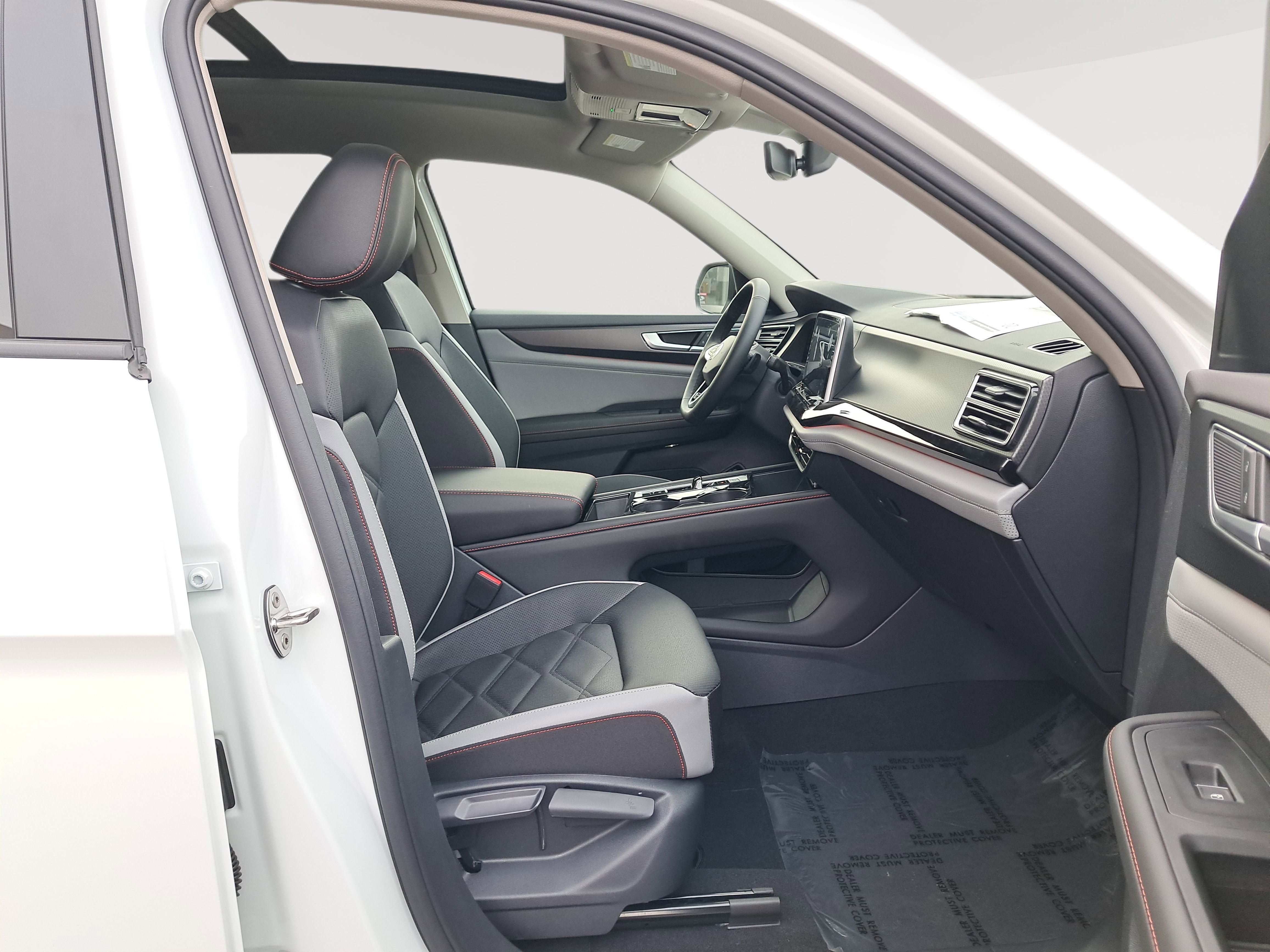 New 2025 Volkswagen Atlas Peak Edition SE image 17