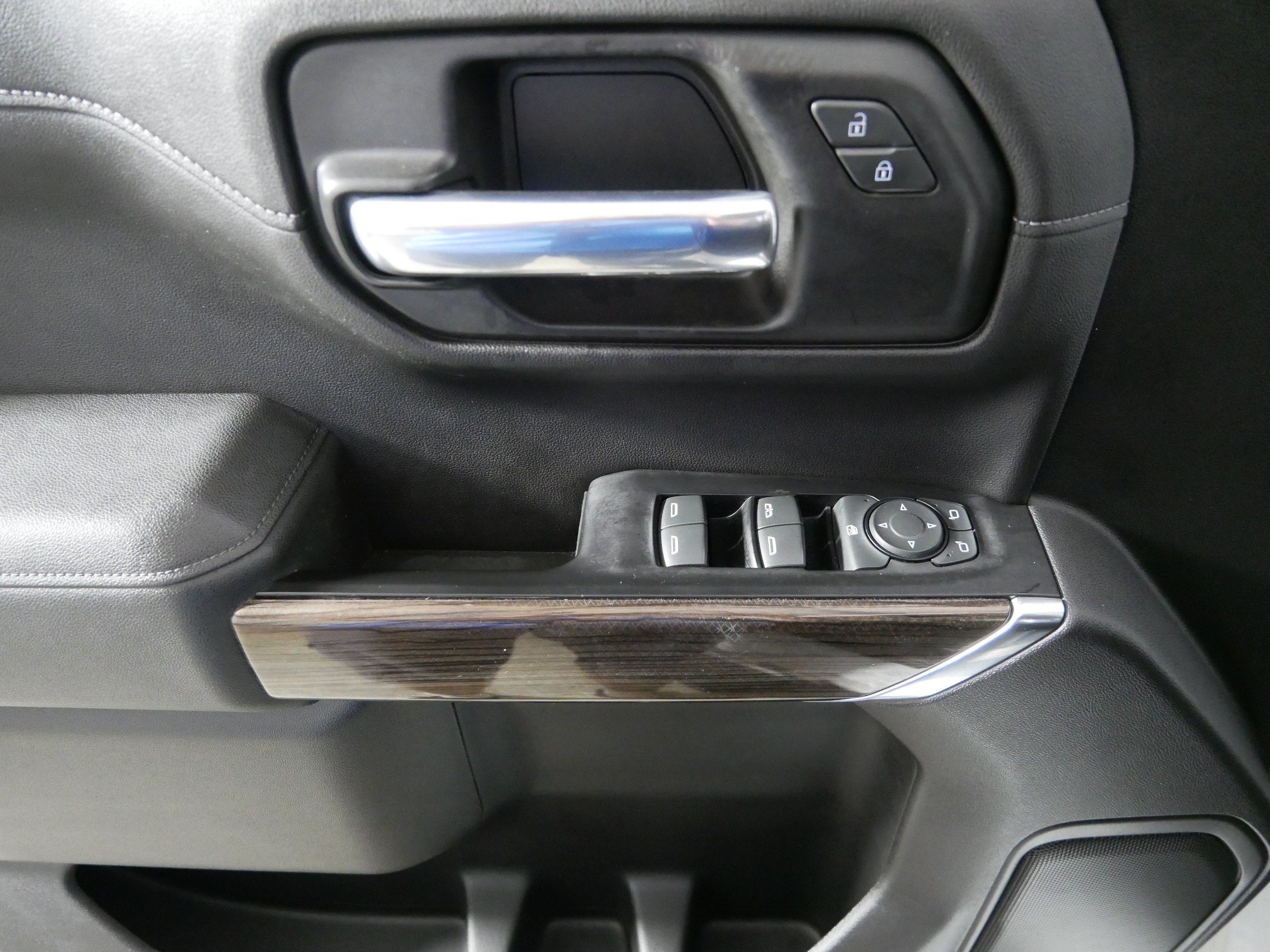 Certified 2019 Chevrolet Silverado 1500 LT w/ All-Star Edition AWD/4WD image 19