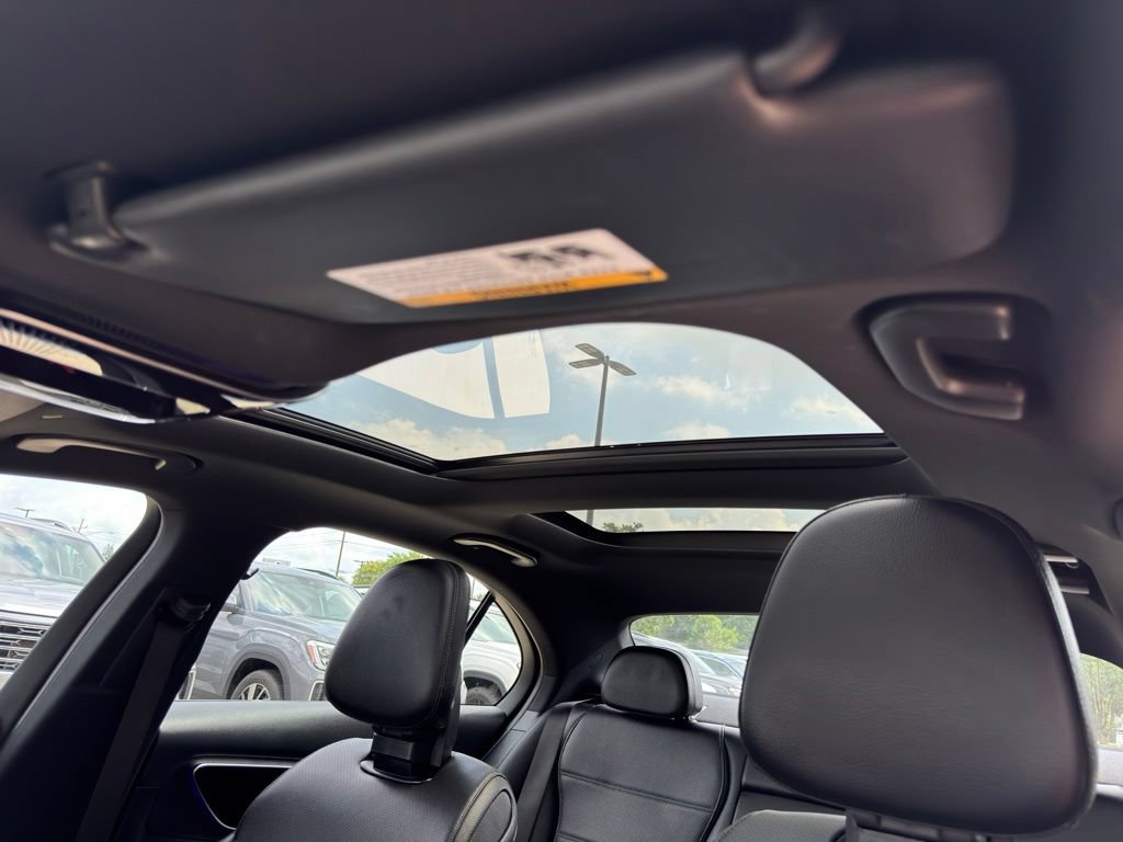 Used 2025 Mercedes-Benz C 300 4MATIC Sedan image 7