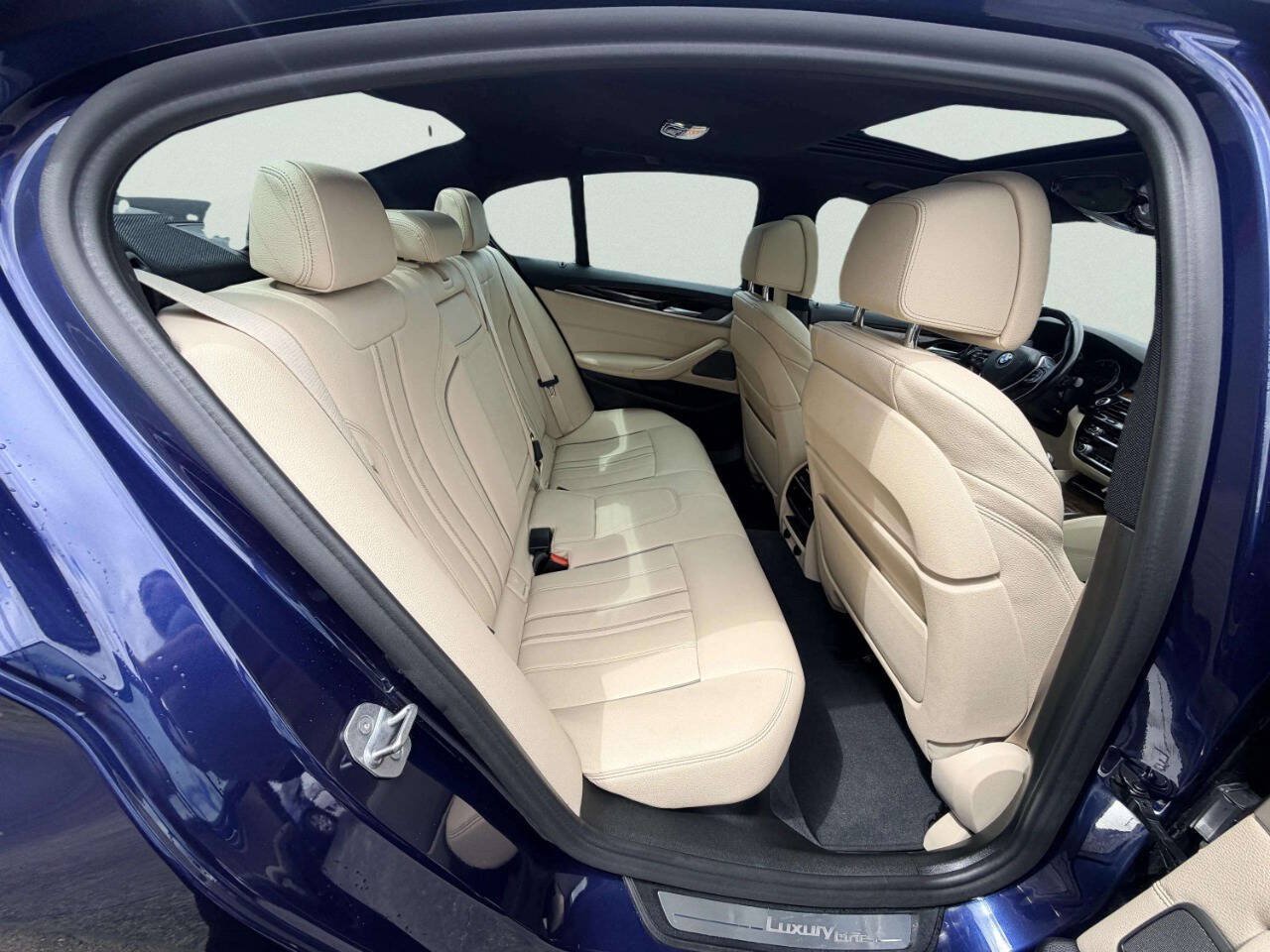 Used 2019 BMW 530i xDrive AWD/4WD image 28