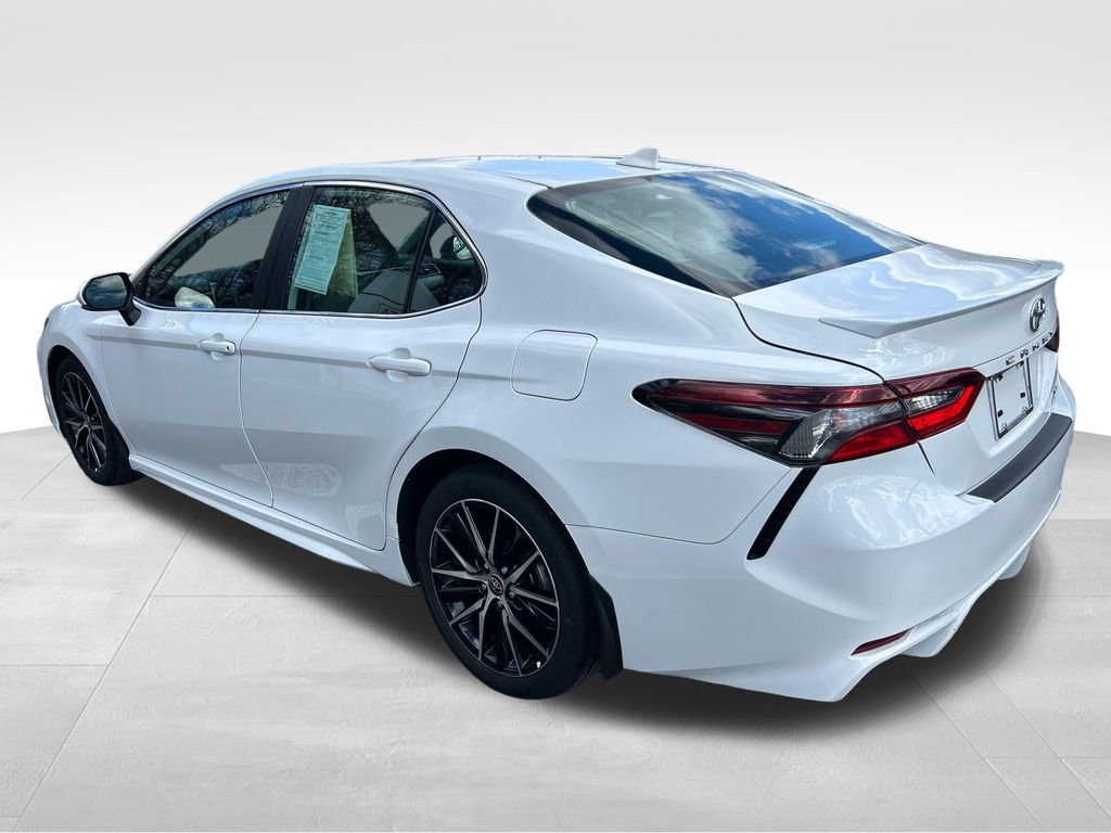 Certified 2024 Toyota Camry SE image 3
