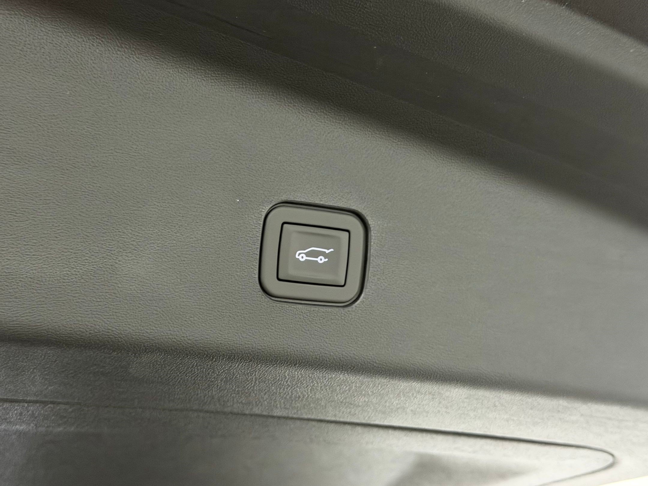 New 2026 Cadillac Vistiq Sport w/ LPO, Floor Liner Package AWD/4WD image 49