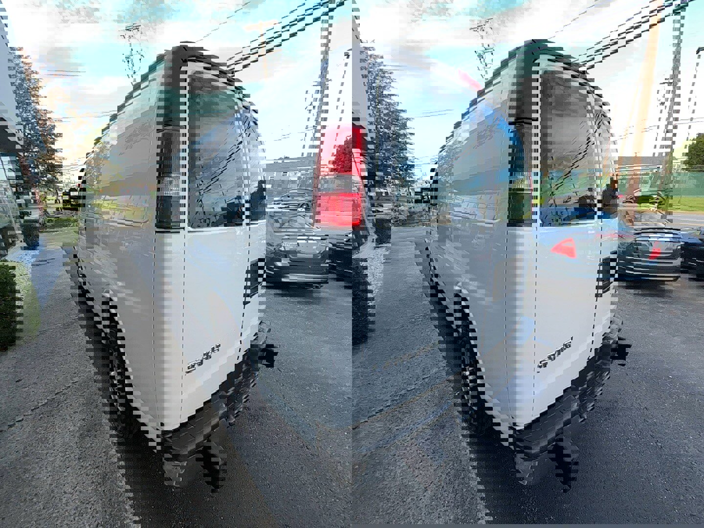 Used 2017 GMC Savana 2500 image 4