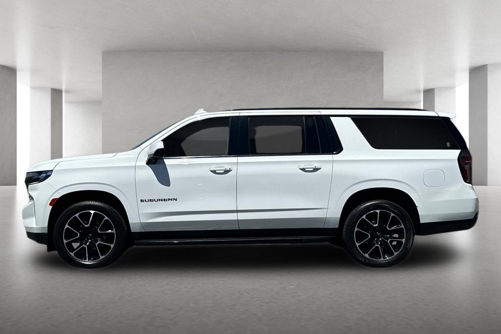 Used 2024 Chevrolet Suburban RST RWD image 7