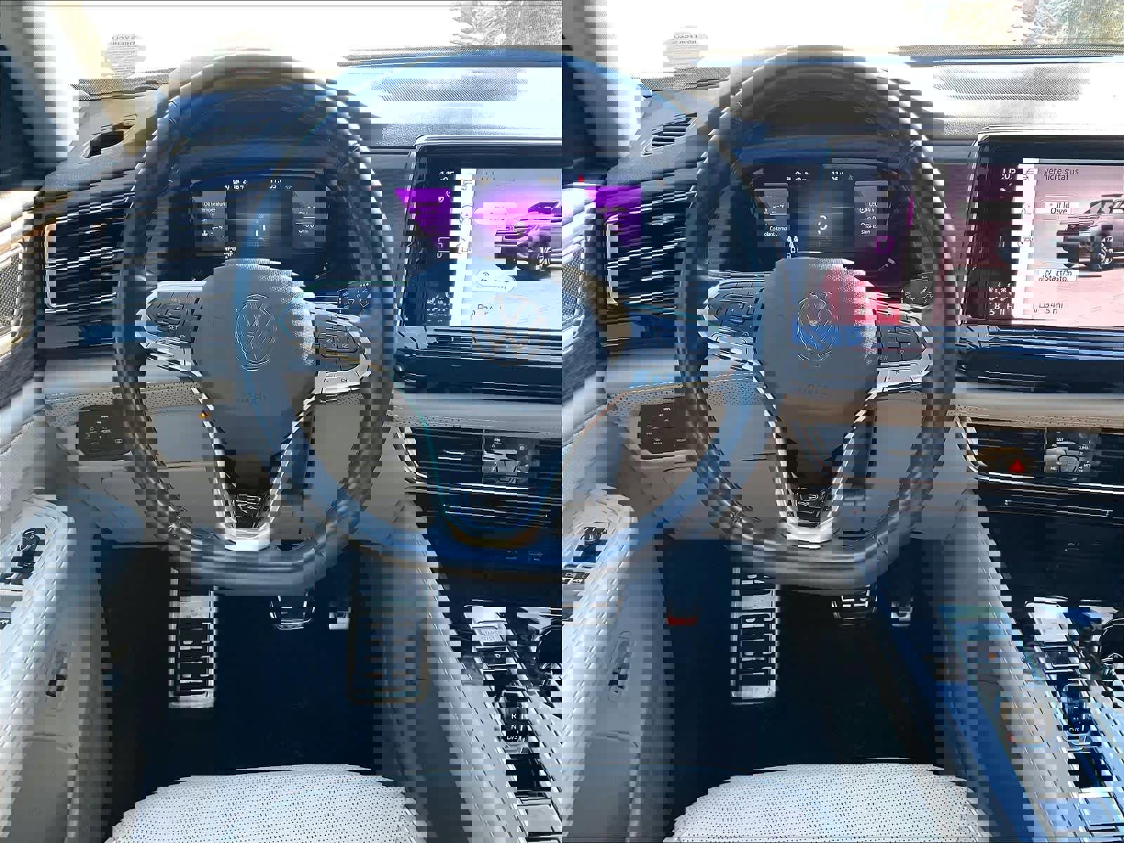 Certified 2024 Volkswagen Atlas SEL Premium R-Line image 18