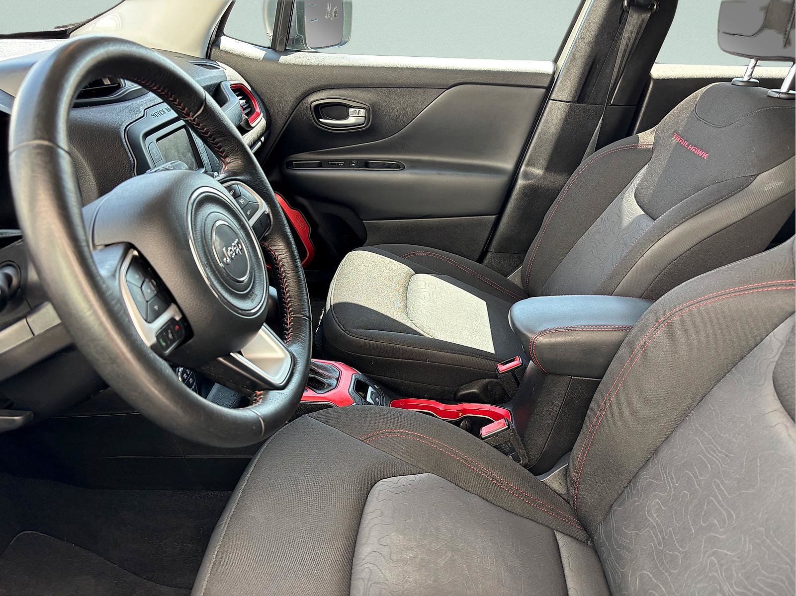 Used 2017 Jeep Renegade Trailhawk AWD/4WD image 14