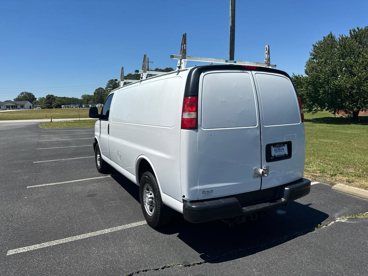 Used 2017 Chevrolet Express 2500 RWD image 7