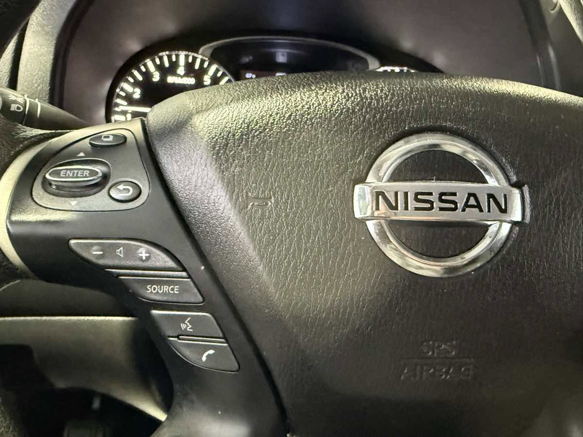 Used 2020 Nissan Pathfinder S FWD image 18