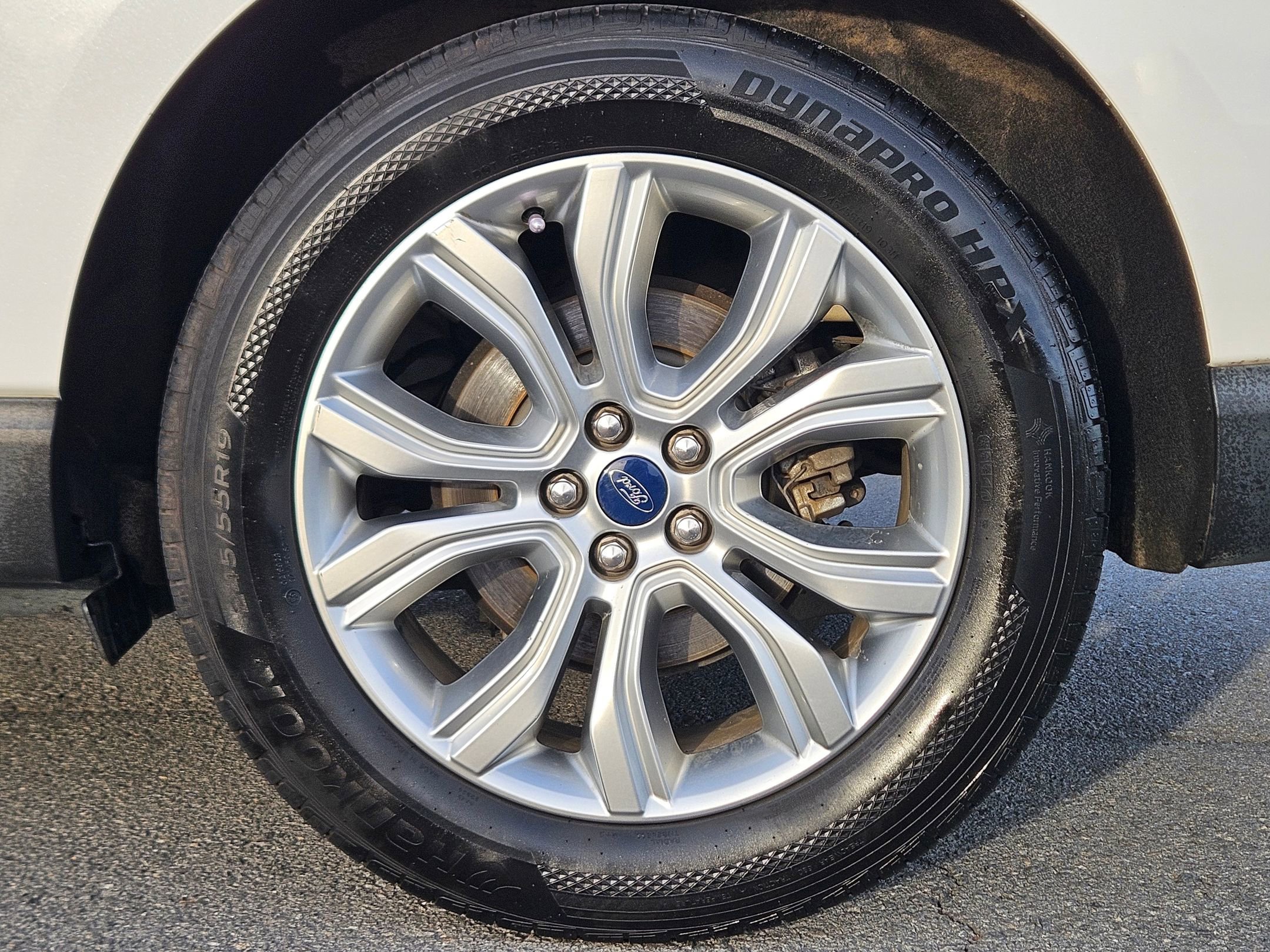 Used 2020 Ford Edge Titanium image 28