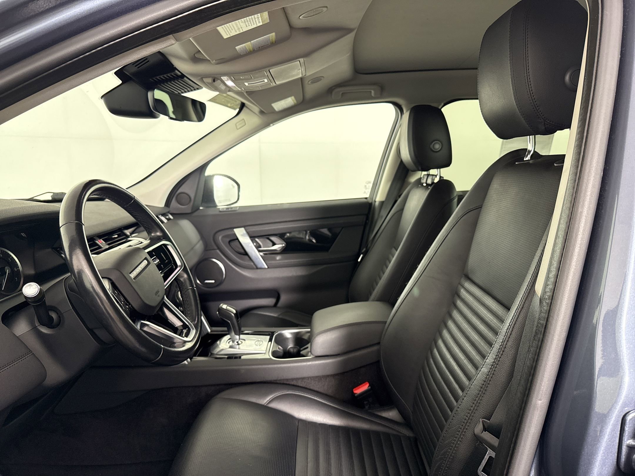 Used 2022 Land Rover Discovery Sport S image 5