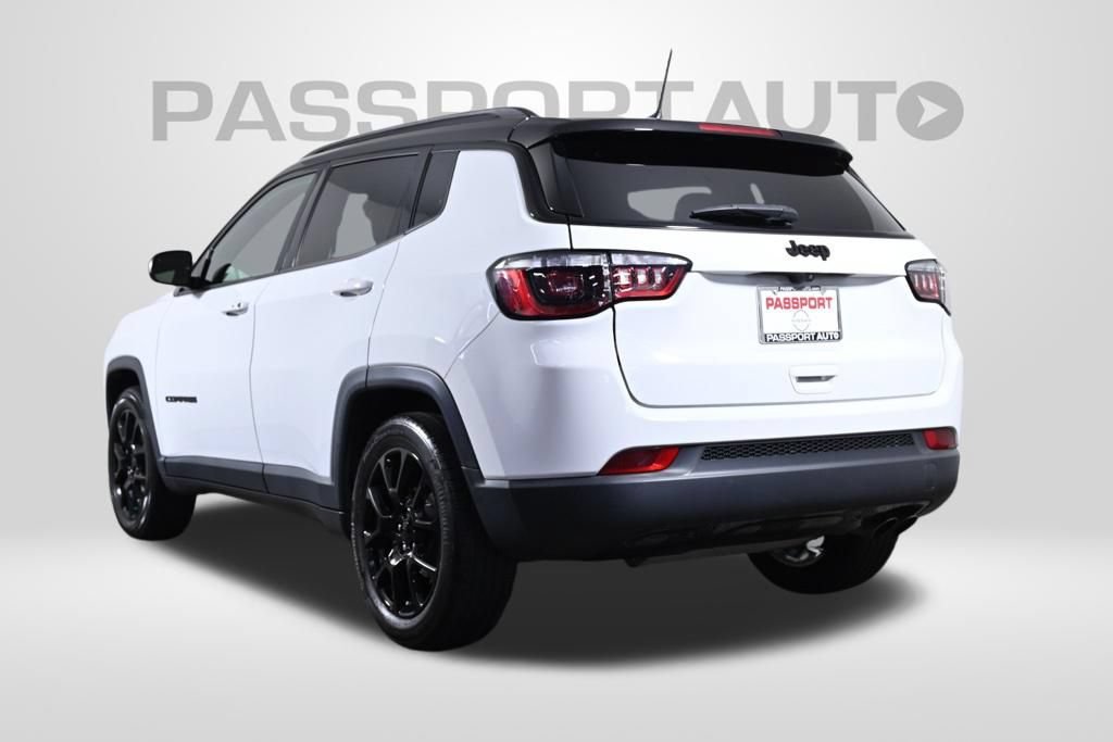 Used 2022 Jeep Compass Latitude FWD image 5