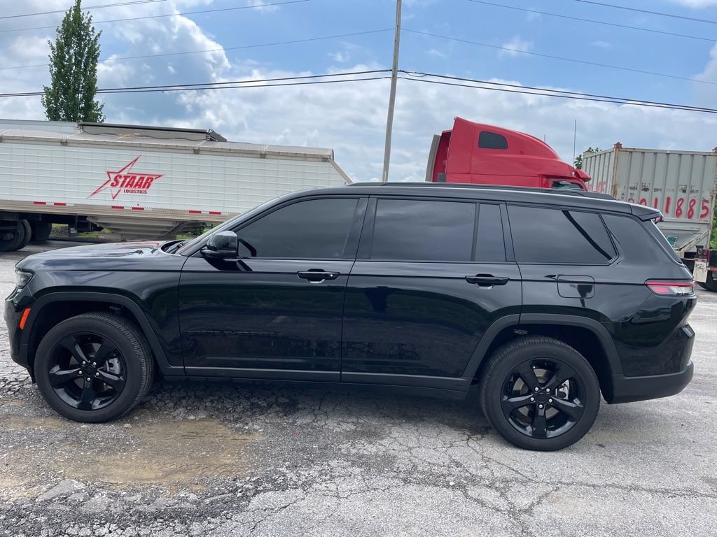 Used 2023 Jeep Grand Cherokee L Laredo AWD/4WD image 9