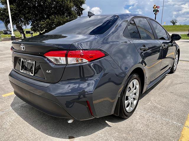 Used 2025 Toyota Corolla LE FWD image 3